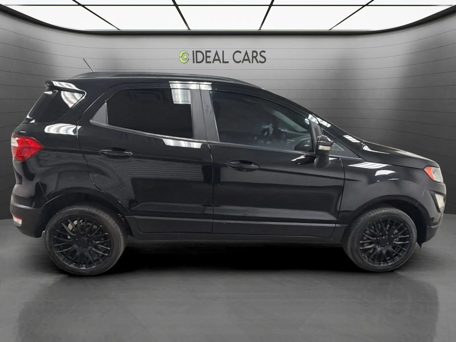 Used 2020 Ford EcoSport SE w/ SE Convenience Package FWD image 4