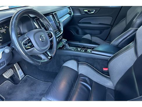 Used 2020 Volvo V60 T6 R-Design image 10