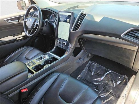 Used 2022 Ford Edge Titanium image 19