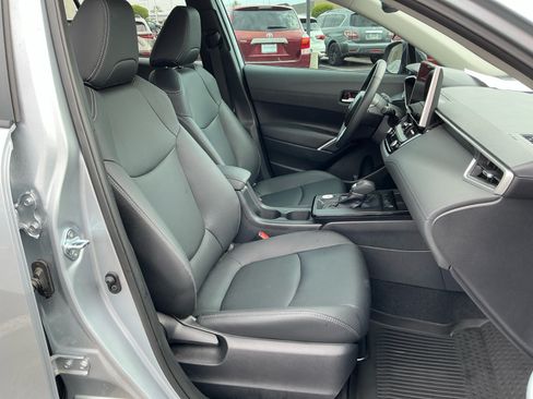 Certified 2026 Toyota Corolla Cross XLE FWD image 19
