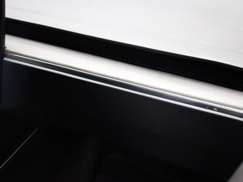 Used 2023 Tesla Model X image 22