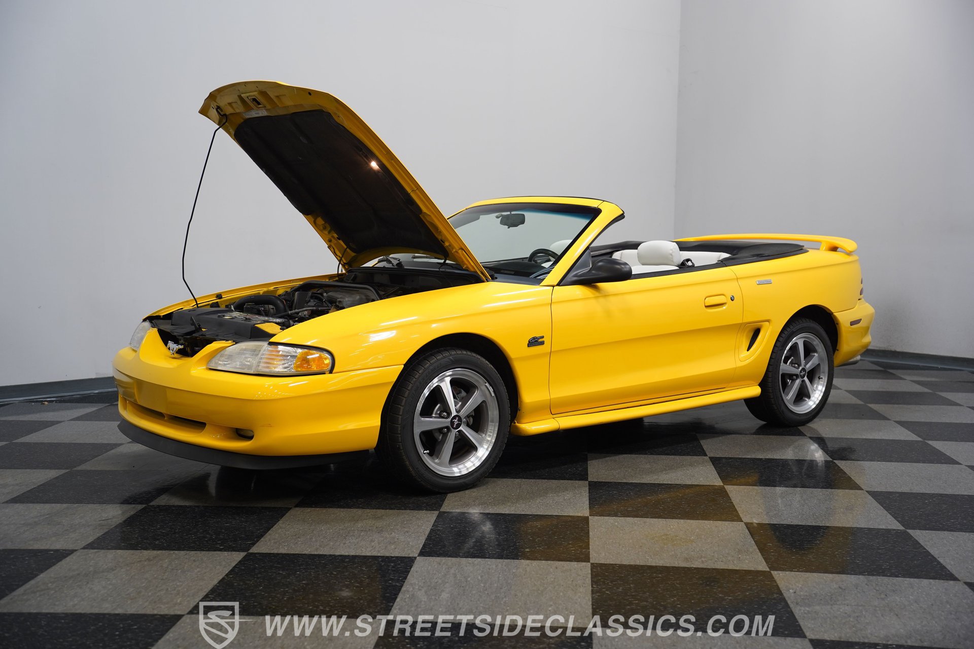 Used 1995 Ford Mustang GT RWD image 29