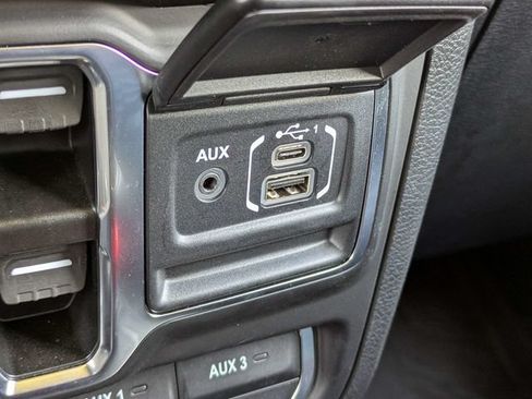 Used 2023 Jeep Gladiator Rubicon w/ LED Lighting Group AWD/4WD image 23