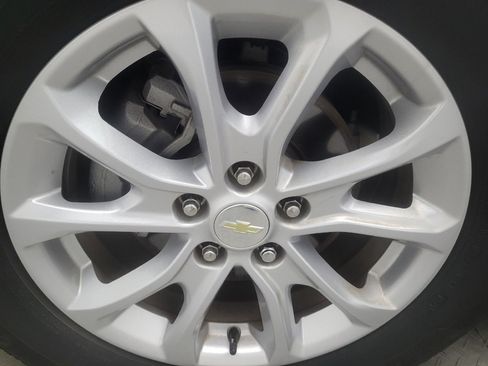 Used 2021 Chevrolet Equinox LS FWD image 31