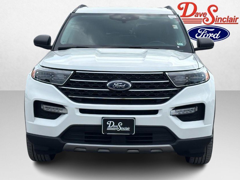Certified 2024 Ford Explorer XLT w/ Equipment Group 202A AWD/4WD image 2