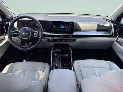 Used 2025 Kia Sorento EX w/ Panoramic Sunroof Package FWD image 21