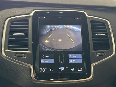 Used 2019 Volvo XC90 T6 Momentum w/ Protection Package Premier image 18
