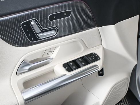 Certified 2021 Mercedes-Benz GLA 250 image 8