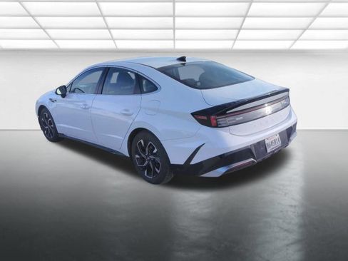 Used 2024 Hyundai Sonata SEL FWD image 3