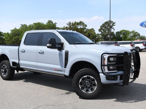 Used 2024 Ford F250 Lariat w/ Lariat Ultimate Package AWD/4WD image 1