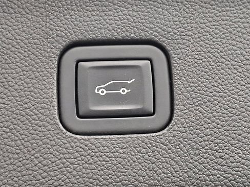 Used 2023 Buick Enclave Essence w/ Experience Buick Package AWD/4WD image 29
