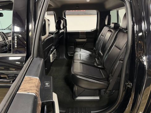 Used 2017 Ford F250 Lariat w/ Lariat Value Package AWD/4WD image 16