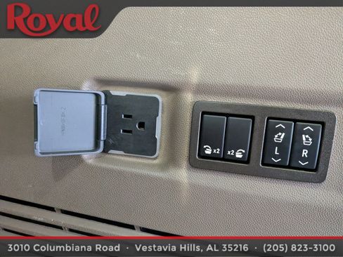 Used 2021 GMC Yukon XL Denali image 15