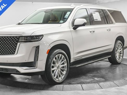 Used 2022 Cadillac Escalade ESV Premium Luxury image 3