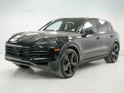 Used 2025 Porsche Cayenne w/ Premium Package image 1
