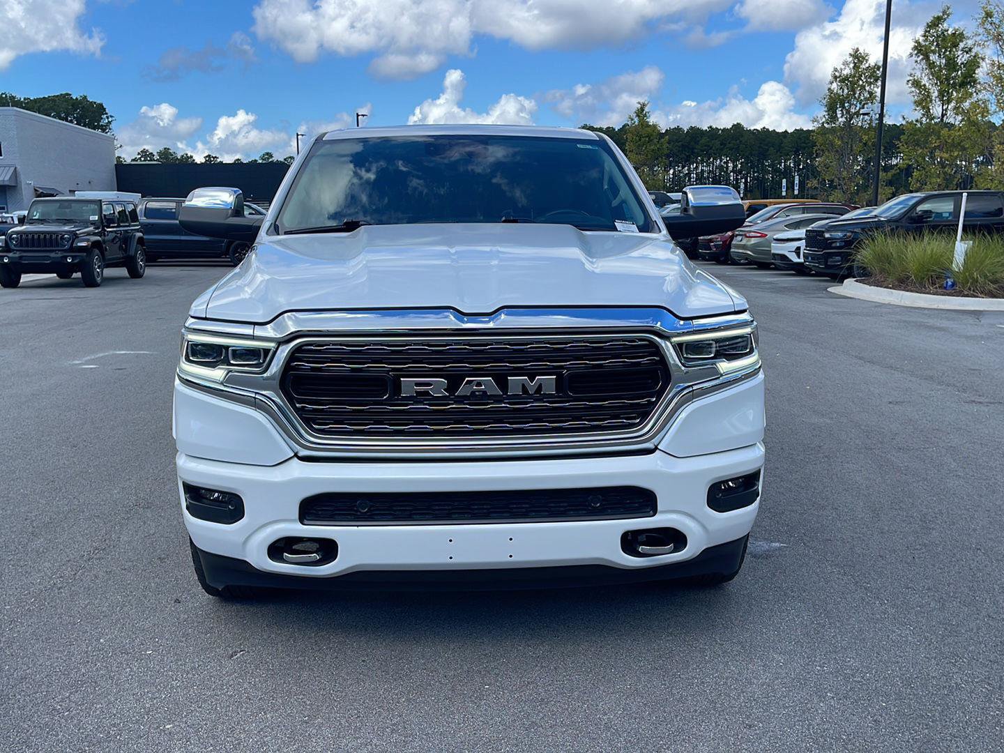 Used 2024 RAM 1500 Limited AWD/4WD image 2