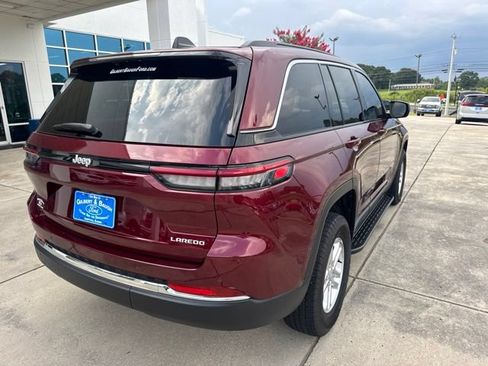 Used 2025 Jeep Grand Cherokee Laredo RWD image 7