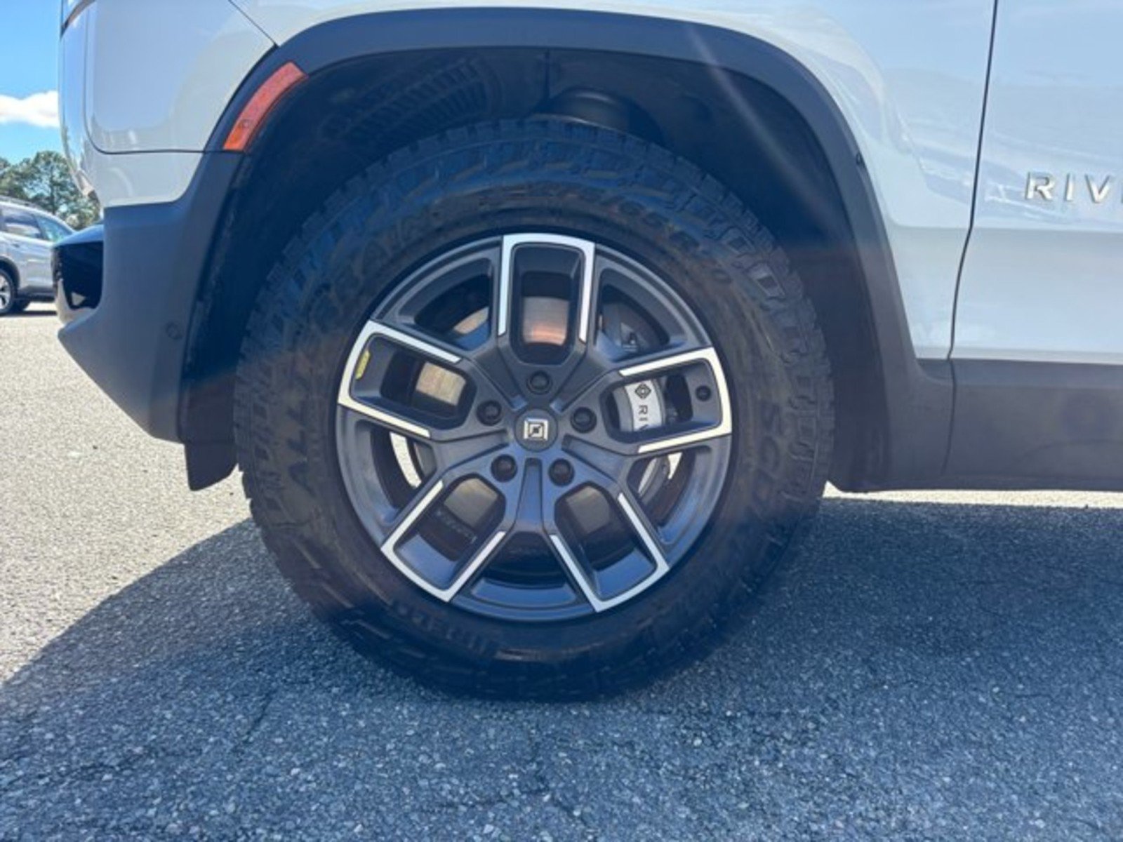 Used 2023 Rivian R1T Adventure Dual AWD/4WD image 9