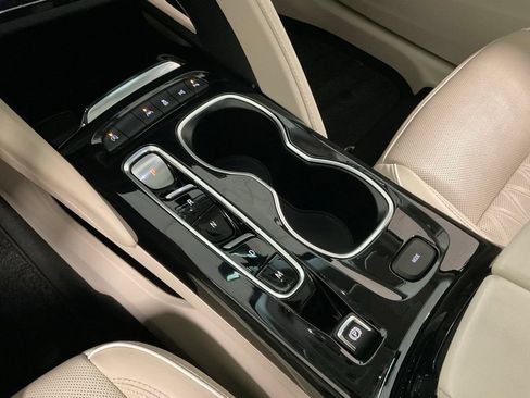 Used 2023 Buick Envision Avenir FWD image 16