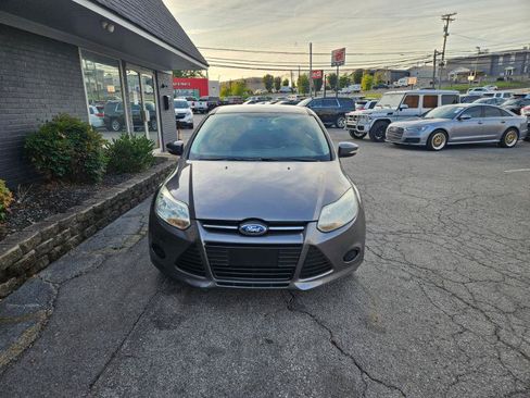 Used 2013 Ford Focus SE FWD image 4