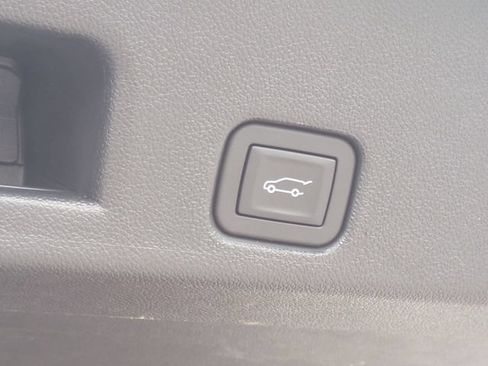 Used 2024 Chevrolet Traverse LT w/ Midnight/Sport Edition FWD image 15