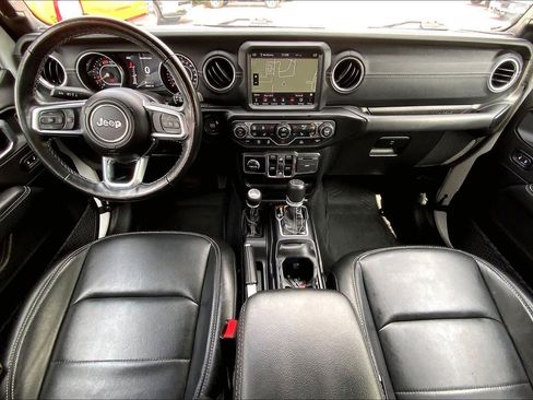 Used 2022 Jeep Wrangler Unlimited Sahara w/ LED Lighting Group AWD/4WD image 14