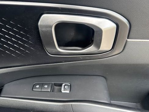 Used 2021 Kia Sorento S image 21