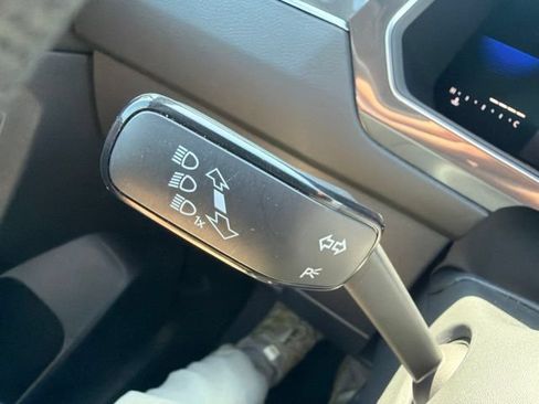 Used 2022 Volkswagen Tiguan S FWD image 49