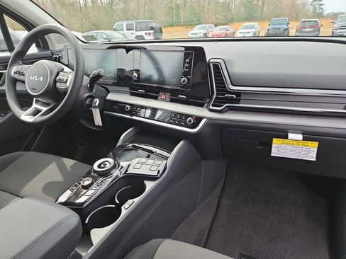 Used 2025 Kia Sportage LX image 16