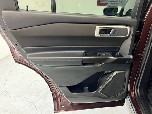 Used 2020 Ford Explorer XLT w/ Comfort Package image 27