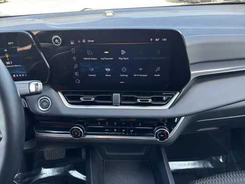Used 2025 Chevrolet Equinox LT AWD/4WD image 17