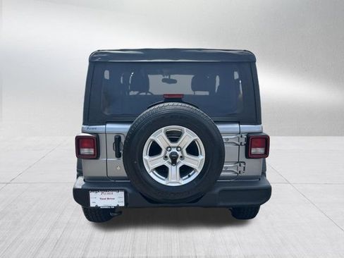 Used 2020 Jeep Wrangler Sport AWD/4WD image 7