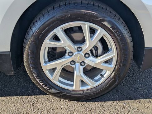 Used 2018 Chevrolet Equinox Premier image 10