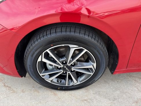 Used 2024 Kia Forte LXS image 9