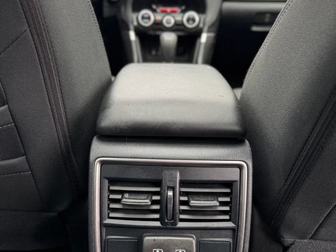 Used 2021 Subaru Forester Premium AWD/4WD image 28