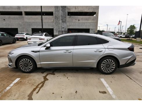 Certified 2025 Hyundai Sonata Limited FWD image 5