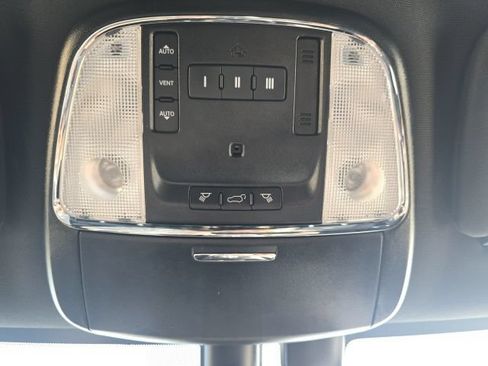Used 2020 Dodge Durango R/T w/ Blacktop Package AWD/4WD image 19