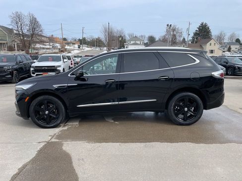 Used 2023 Buick Enclave Essence w/ Sport Touring Edition image 2