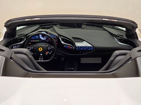 Used 2024 Ferrari SF90 Spider image 21