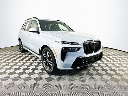 Used 2023 BMW X7 xDrive40i w/ Executive Package AWD/4WD image 2