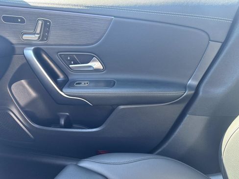 Used 2023 Mercedes-Benz CLA 250 4MATIC image 22