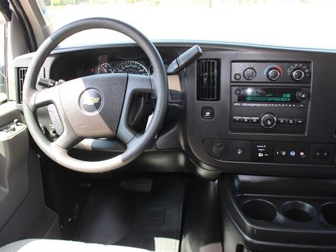Used 2025 Chevrolet Express 3500 LT w/ LT Preferred Equipment Group RWD image 19