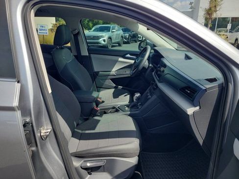 Certified 2023 Volkswagen Taos SE FWD image 10