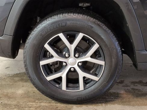 Certified 2023 Jeep Grand Cherokee L Limited image 14