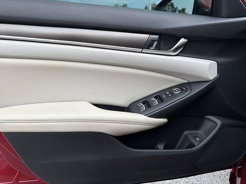 Used 2019 Honda Accord LX image 17
