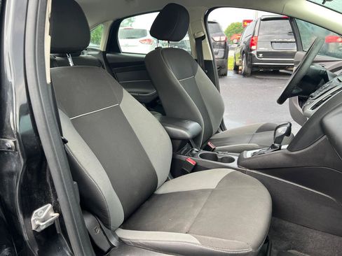Used 2014 Ford Focus SE FWD image 31