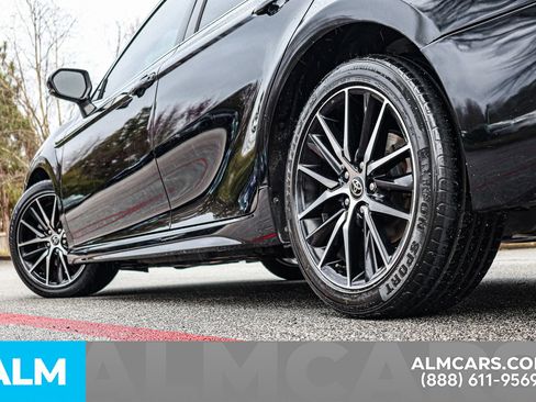 Used 2022 Toyota Camry SE image 16