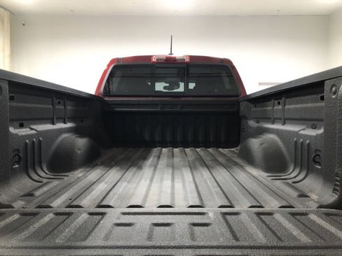 Used 2021 Chevrolet Colorado LT image 8