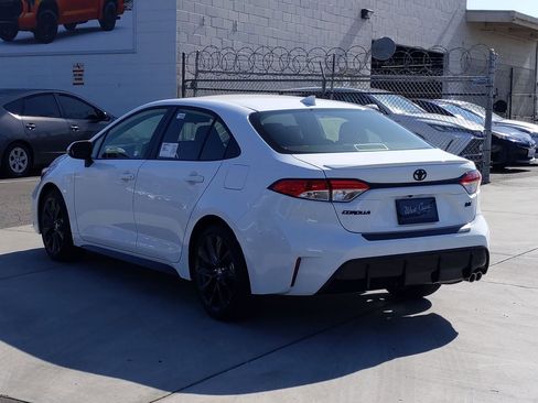 Used 2023 Toyota Corolla SE w/ SE Premium Package image 6