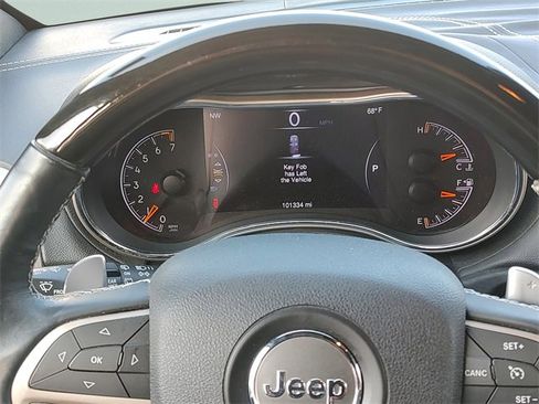 Used 2015 Jeep Grand Cherokee Overland image 15